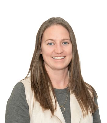 Portrait of Erin Parsons, Listing & Agent Coordinator.